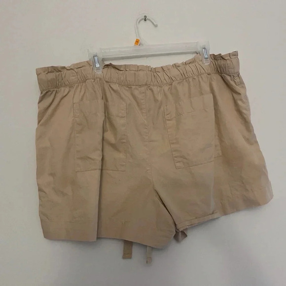 New York & Company khaki  pocket drawstring waist shorts  XL casual vacation - Picture 2 of 3